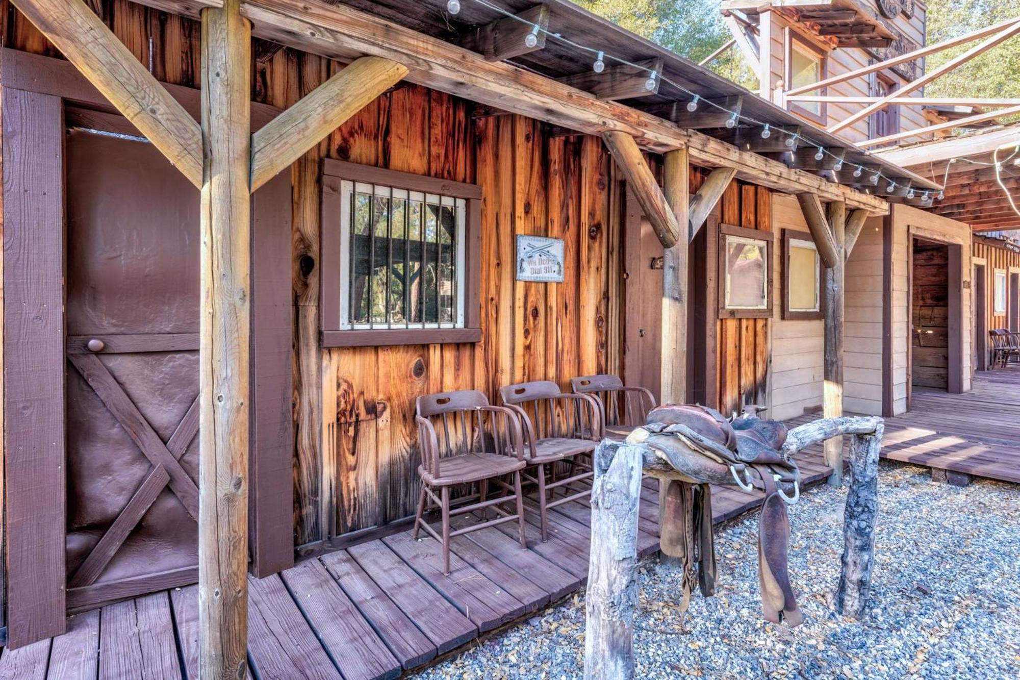 Goldside Mansion W/Sleeping For 20 And Tons Of Fun Villa Oakhurst Eksteriør billede