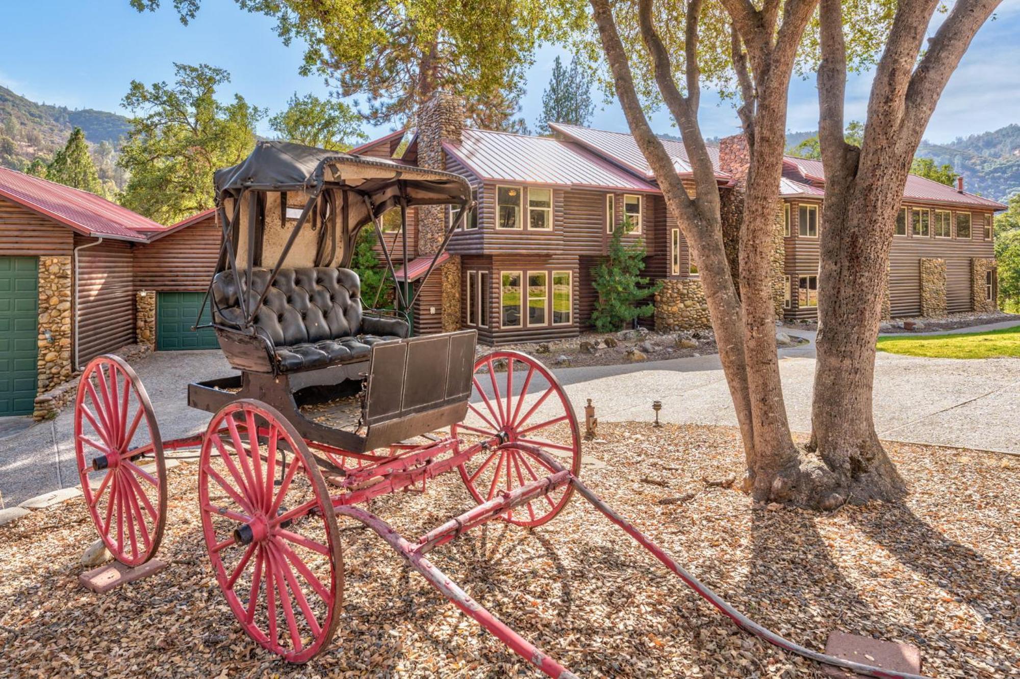 Goldside Mansion W/Sleeping For 20 And Tons Of Fun Villa Oakhurst Eksteriør billede