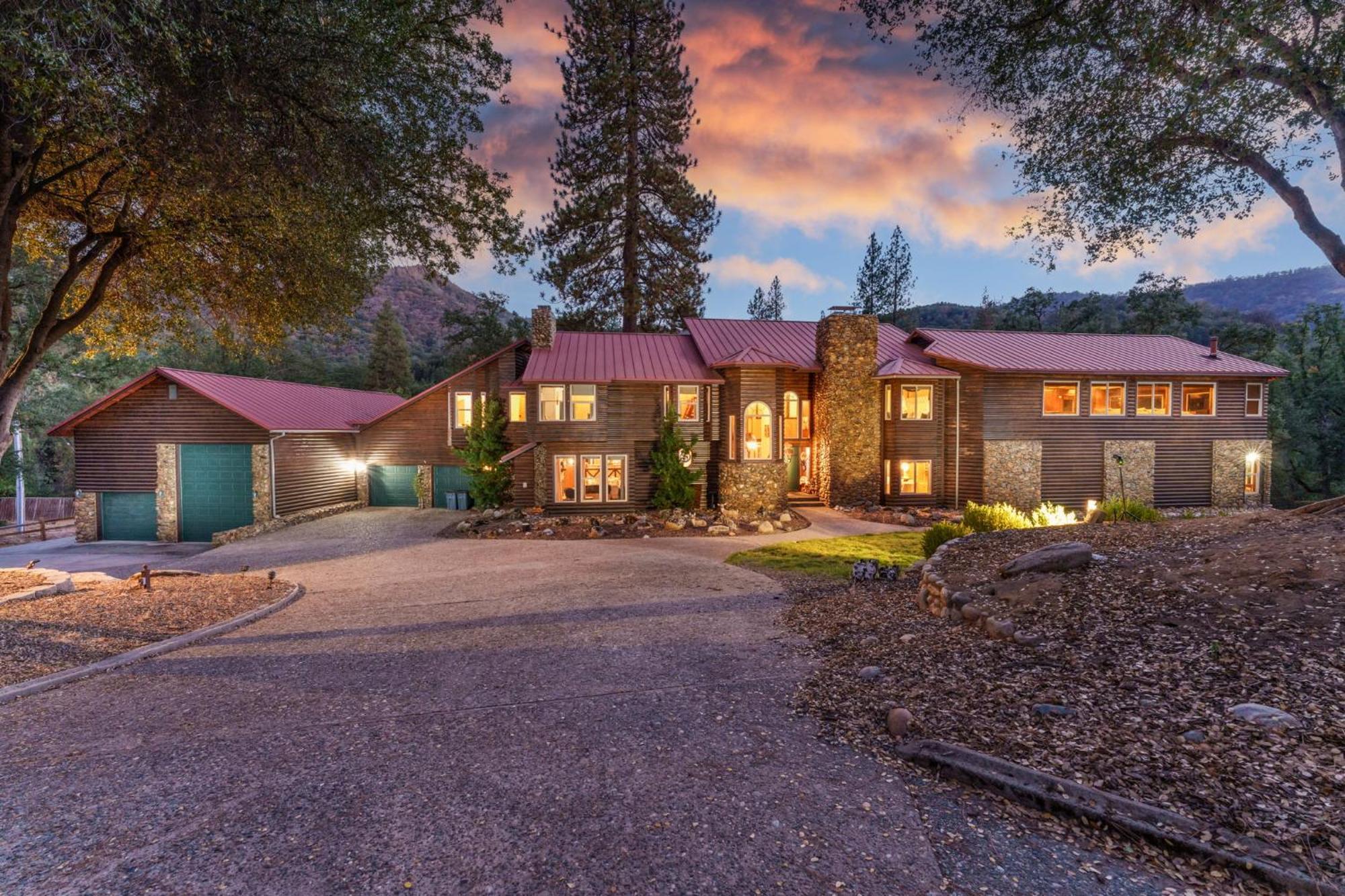 Goldside Mansion W/Sleeping For 20 And Tons Of Fun Villa Oakhurst Eksteriør billede