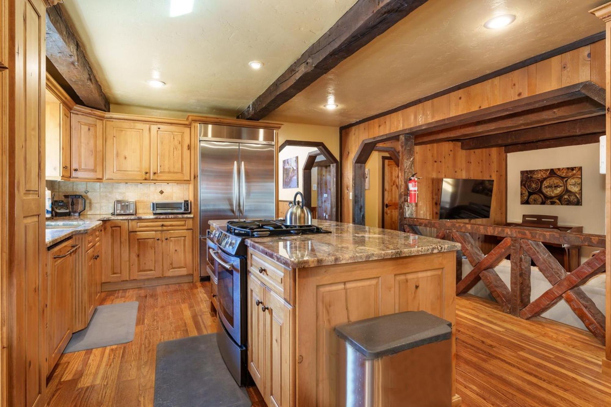 Goldside Mansion W/Sleeping For 20 And Tons Of Fun Villa Oakhurst Eksteriør billede