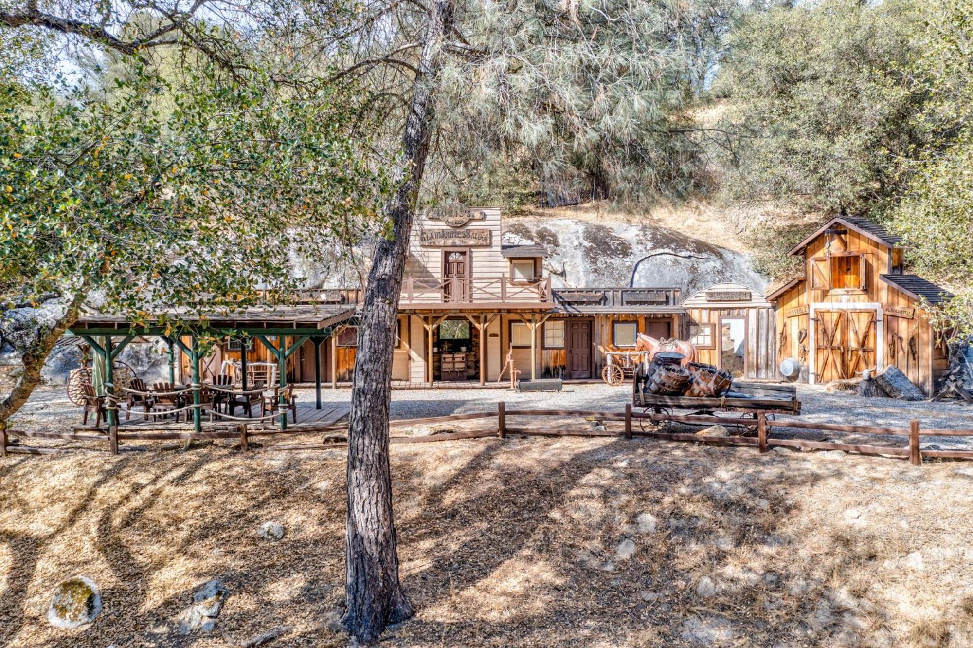 Goldside Mansion W/Sleeping For 20 And Tons Of Fun Villa Oakhurst Eksteriør billede